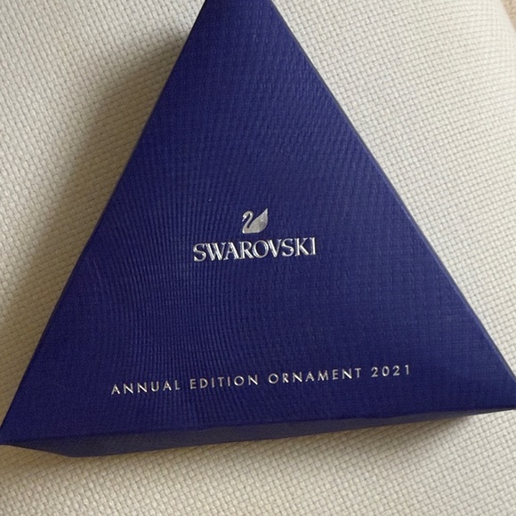 Swarovski Crystal Star Ornament with Blue Box - Picture 5 of 6